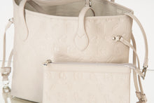 Load image into Gallery viewer, ESSENTIALS TOTE