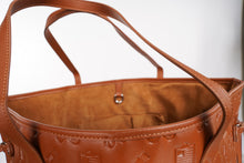Load image into Gallery viewer, ESSENTIALS TOTE