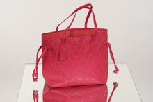 Load image into Gallery viewer, ESSENTIALS TOTE