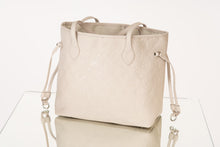 Load image into Gallery viewer, ESSENTIALS TOTE