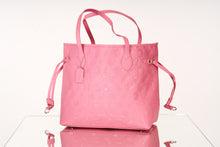 Load image into Gallery viewer, ESSENTIALS TOTE